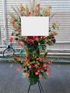 お祝いのスタンド花を納品しました♪|「はなおか生花店」　（神奈川県茅ヶ崎市の花屋）のブログ